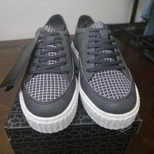 Stylish Gray Checkered Men's Sneakers